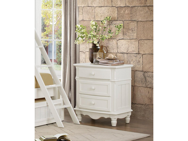 Classic Traditional White Finish 3 Drawers Nightstand 1Pc Decorative Accents Wooden Bedroom Furniture Bedside Table Turned Feet