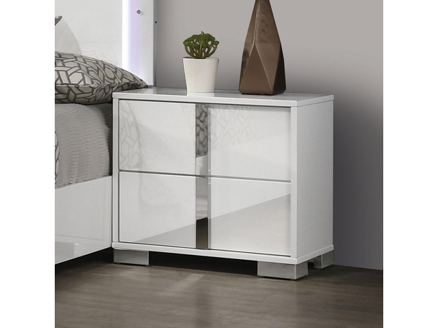 Contemporary Classic White Bedside Table Bedroom Furniture 1Pc Nightstand Chrome Legs Handles