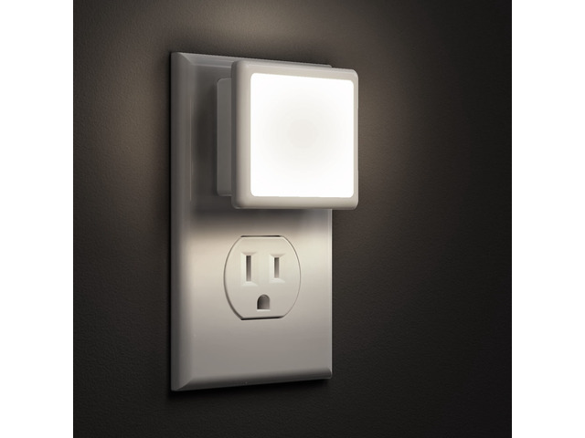 Night Lights Plug into Wall 2-Pack, 0.3W Plug in Night Light Dusk to Dawn, 5000K Daylight White Bright Nightlight Auto-on/off for Adults Kids Room...