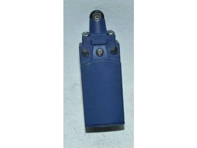 XCKN2102P20 XCKN2102P20C limit switch limit switch Standard plastic roller plunger Fast delivery
