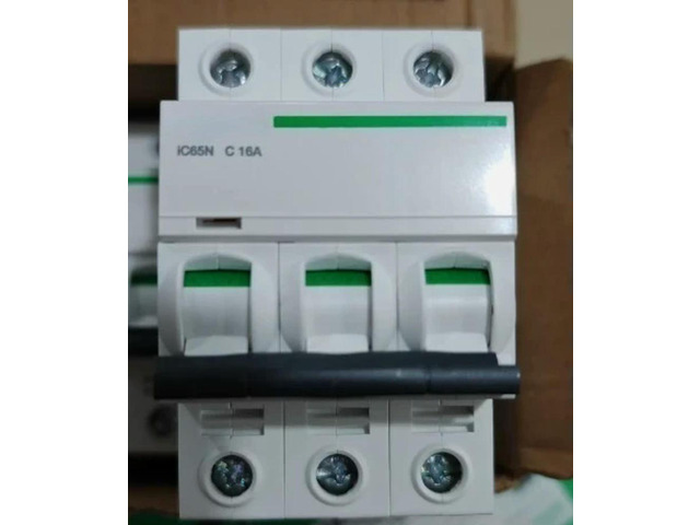 A9F18316 Miniature circuit breaker iC65N C16A 3P Fast Delivery