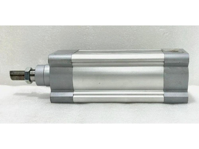 DSBC-80-125-PPVA-N3 1383338 Standard base cylinder 1pcs Fast delivery
