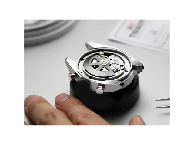 NH05 NH05B Movement 3 Digit Calendar Movement Date Set High Accuracy Automatic Mechanical Watch Wrist Movement