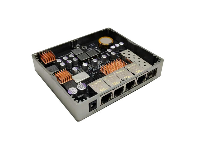 0.1ppm TCXO HIFI Switch with 4 Electrical Ports and 1 SFP Supporting Optical/electrical Modules 5V Power Supply