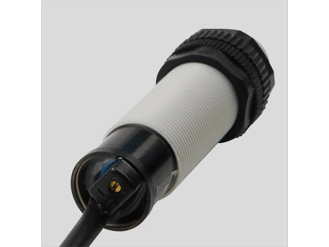 1 Pcs CR18-8DN Capacitive Proximity Switch Sensor