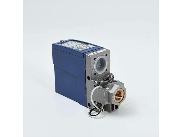 240V 1.5A Electromechanical Pressure Switch XMLB160D2S11