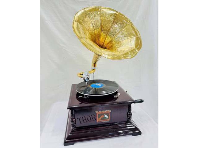 Antique-Looking Replica Gramophone Vintage Gramophone Record Player, Wooden Base with Floral Carvings, Gold Horn Speaker (75X32X37 CM)