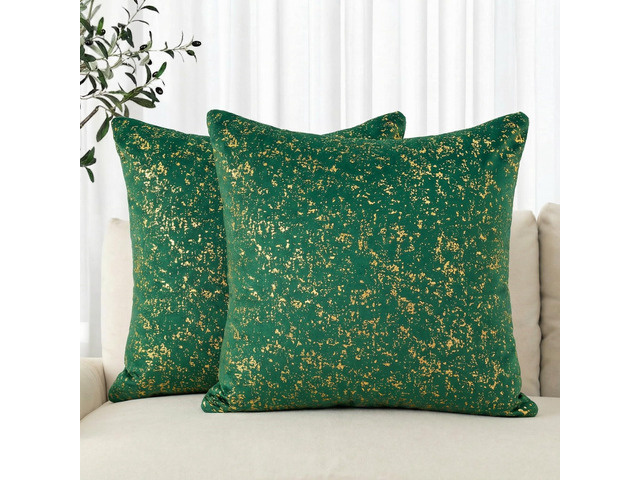 AVOIN colorlife Gold Foil Velvet Throw Pillow Covers 18 x 18 Inch, Green Luxury Accent Cushion Case Glitter Decoration for Home Sofa Couch Set of 2