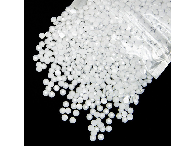 qiipii 5300PCS 3mm Solid White Resin Rhinestones for Crafting SS10 Pure White Flat Back Jelly Stones Bulk Dark White Diamonds Gems for Nails Face...