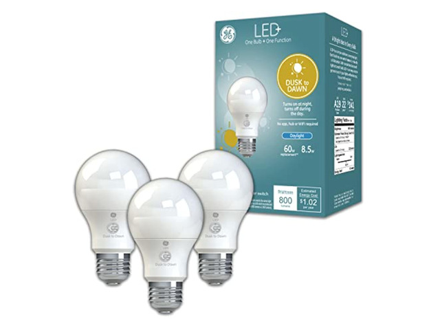 LED+ Dusk to Dawn A19 LED Light Bulbs, Automatic On/Off Outdoor Light, Daylight, 8.5W (3 Pack)