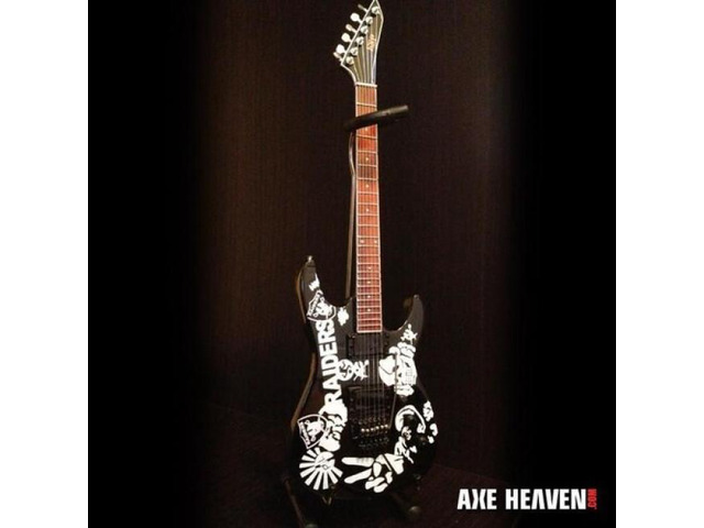 Axe Heaven Jeff Hanneman Signature Raiders Tribute Mini Guitar Replica Collectible JH-603