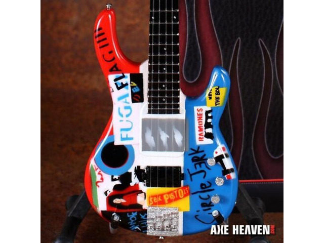 Axe Heaven Signiture Psycho Mini Bass Guitar Replica Collectible CP-301