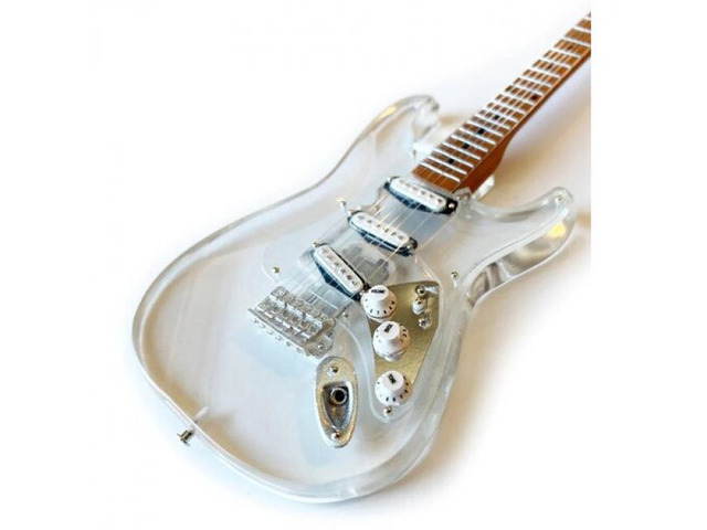 Axe Heaven Fender Stratocaster Signature Clear Acrylic Mini Guitar Replica Collectible FS-035