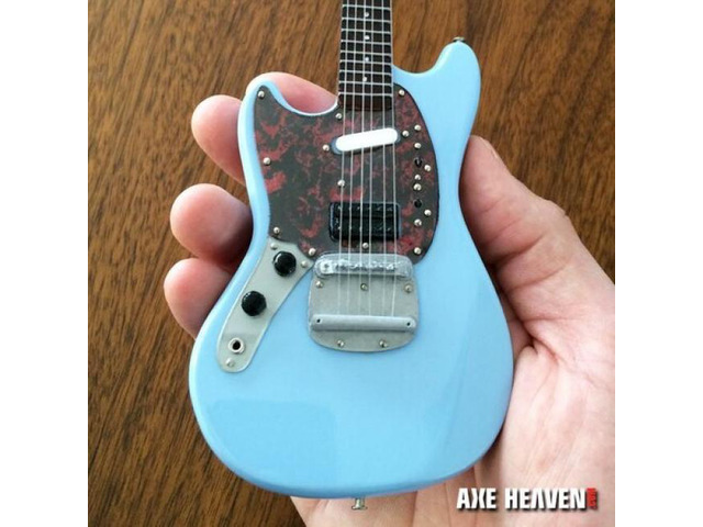 Axe Heaven Fender Mustang Sonic Blue Mini Guitar Replica Collectible FM-001