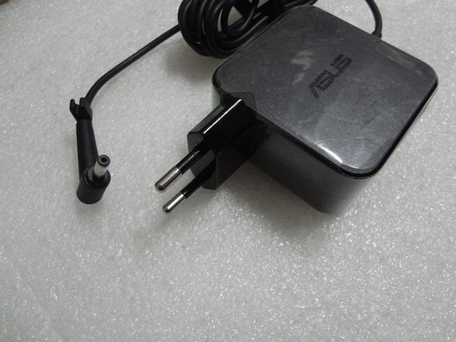 Genuine for Asus 45W Zenbook UX310UA UX310UA-RB51 UX310UA-RB52 UX310U AC Adapter