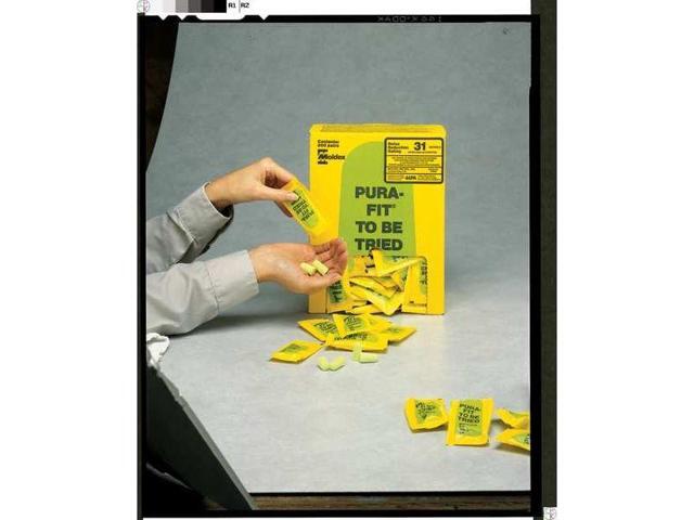Moldex Pura-Fit Single-Use Earplugs Corded 33NRR Bright Green 100 Pairs 6900