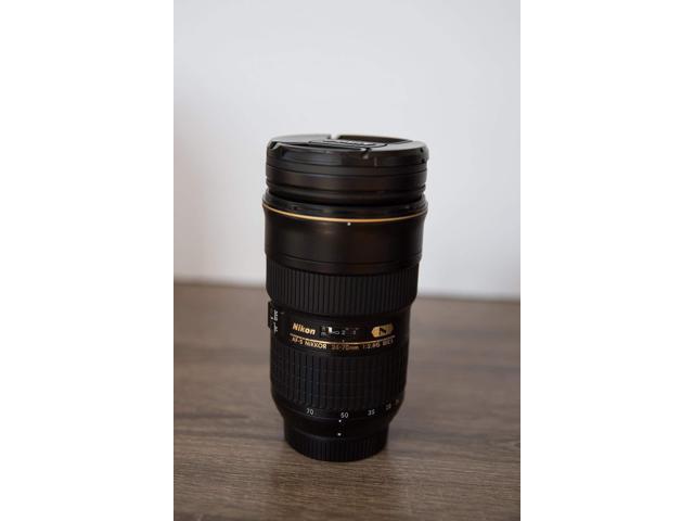 Nikon AF-S FX NIKKOR 24-70mm f/2.8G ED Zoom Lens with Auto Focus for Nikon DSLR Cameras International Version