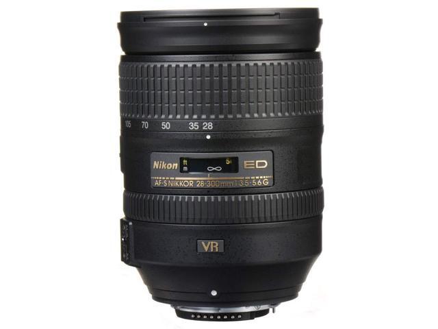 Nikon 28-300 3.5-5.6 AF-S ED VR + Deluxe Lens Cleaning Kit