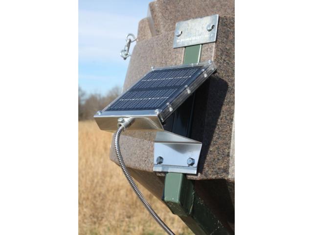 Boss Buck BB-7912 12V Universal Solar Panel