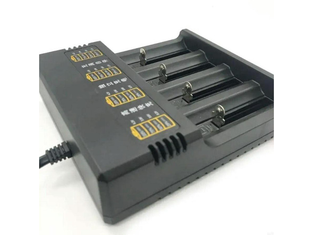 FOR 4-Bay 18650 Stand Intelligent Voltages Switching with Shortcircuit Protections for 18650, 26650, 21700
