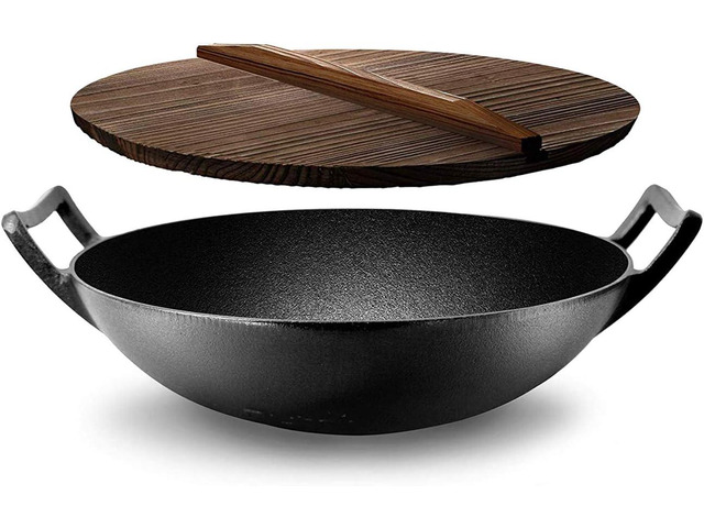 NutriChef Cast Iron Wok with Wooden Lid - Pre-Seasoned Chinese Wok for Stir-Fry, Compatible with Multiple Cooktops Including Induction, Large 5.8...