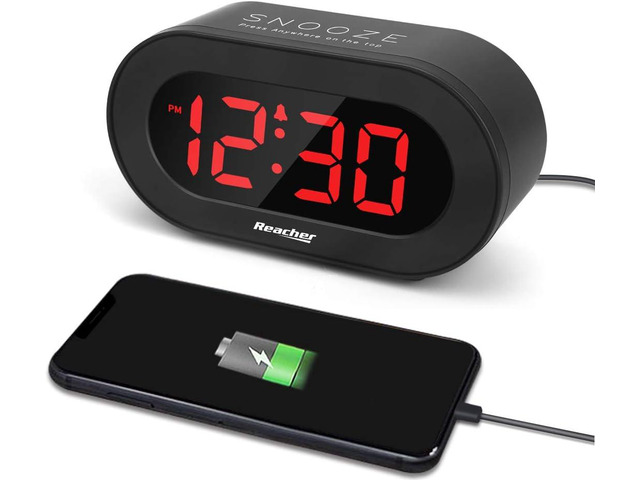 REACHER Small Dimmable LED Digital Alarm Clock with USB Charger Full-range brightness dimmer, USB phone charging port, adjustable alarm volume,...