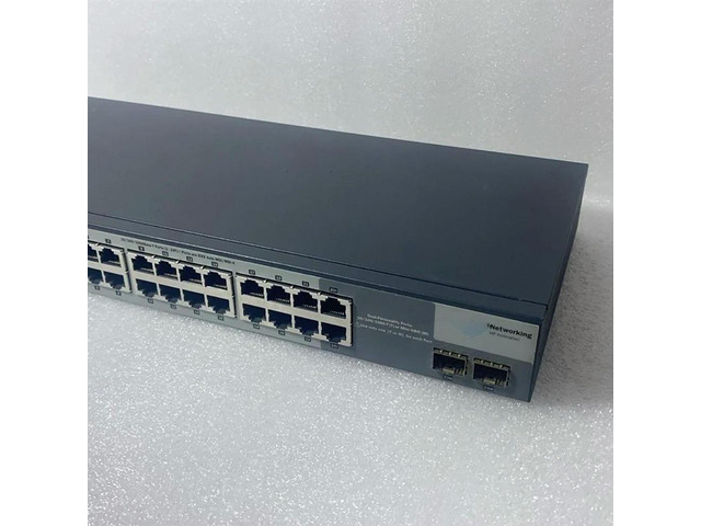 24-port Full Gigabit +2-port Gigabit J9028B 1800-24G