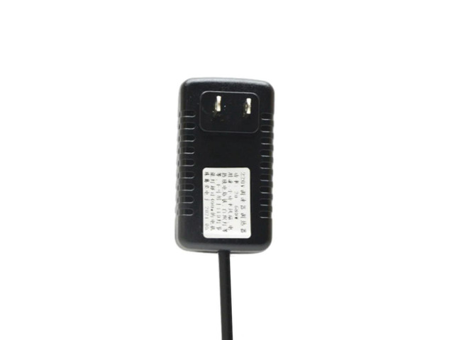 AC220-250V to AC0~220V 3A Fan Speed Controller, 680W Stepless Speed Governor Regulato,7 Hole Socket for Fan Incandescent Lamp