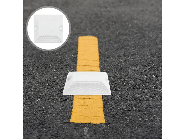 4Pcs Reflective Raised Plastic Curb Reflectors for Driveway Entrance Parking Space Gravel Yard Trail Marking High