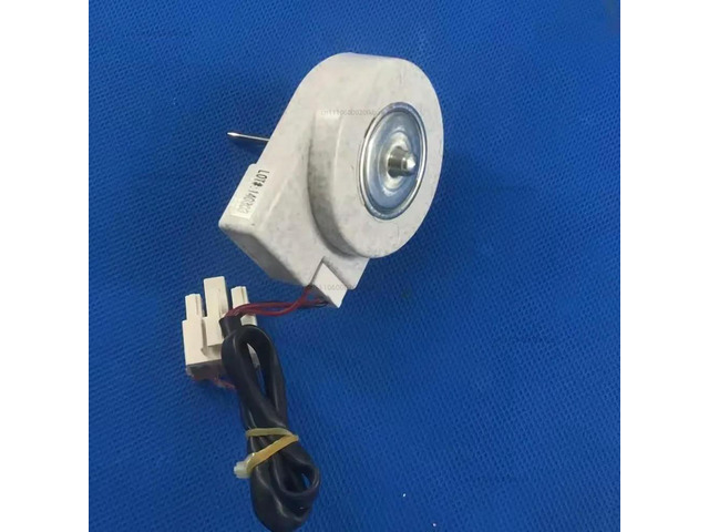 Refrigerator motor ZWF-02-3.8 MA00-518A DC fan DC12V 3.8W rod length 4CM