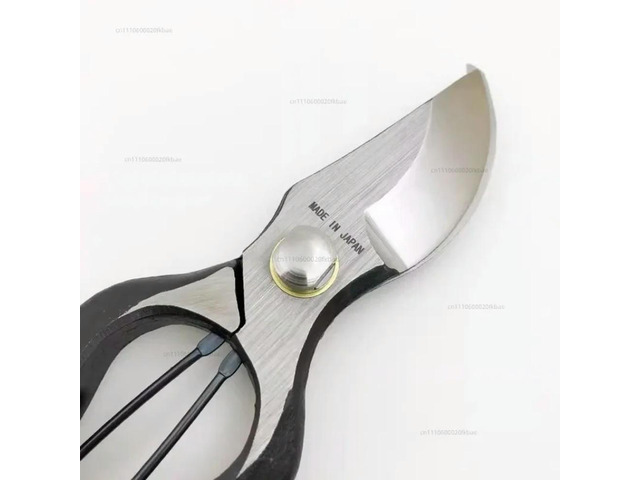 Professional 8-Inch Bypass Pruners Hand-Made in Japan from Forged High-Carbon Steel Effortless Branch Cutting