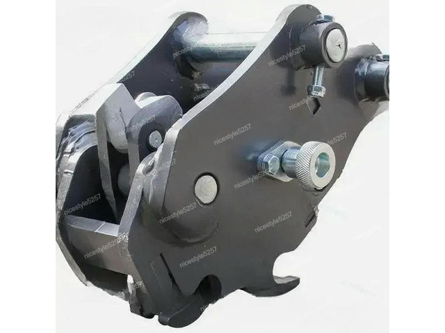 Small Excavator Quick Change Joint To Replace A Variety of Attachments Fast, Convenient and Efficient