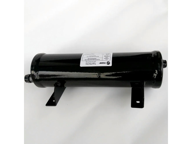 Replacing Trane centrifuge filters DHY01474/FLR08155 oil filters