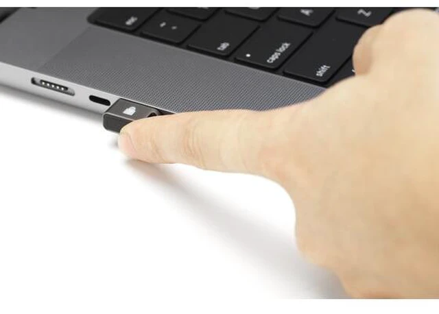 Alt view image 5 of 5 - Kensington VeriMark Guard 2.1 USB-C Fingerprint Security Key - FIDO2 & FIDO U2F, Passkey Support, Match-in-Sensor, Cross-Platform, K65051WW