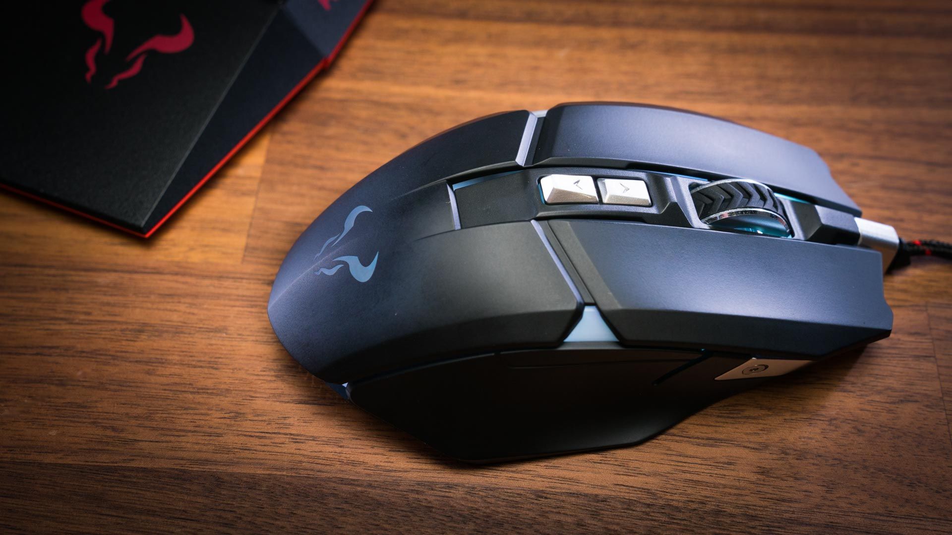 Riotoro Aurox Black Prism Mouse 10000 DPI optical sensor