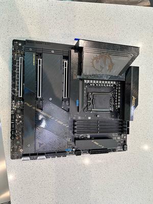 MSI MAG Z790 TOMAHAWK WIFI LGA 1700 Intel Z790 SATA 6Gb/s MSI MAG Z790 TOMAHAWK WIFI LGA 1700 Intel Z790 SATA 6Gb/s
