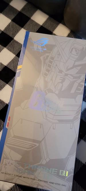 ASUS ROG THRONE Qi Gundam Edition スタンド ASUS ROG Throne Qi Gundam Edition Headset Stand (Limited