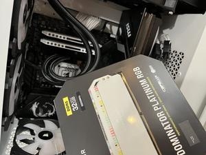 CORSAIR DOMINATOR Platinum RGB 32GB DDR5 6000MHz C30 AMD EXPO Memory Kit -  Black - CMT32GX5M2B6000Z30K - Computer Memory 