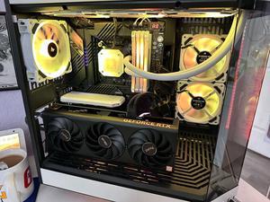 ASUS TUF Gaming NVIDIA GeForce RTX 4070 Ti SUPER White OC ASUS TUF Gaming NVIDIA GeForce RTX 4070 Ti SUPER White OC