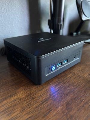 MINISFORUM DeskMini UM870 Slim Mini PC AMD Ryzen 7 8745H