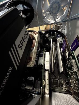 GIGABYTE B760M AORUS ELITE AX LGA 1700 Intel B760 M-ATX GIGABYTE B760M AORUS ELITE AX LGA 1700 Intel B760 M-ATX