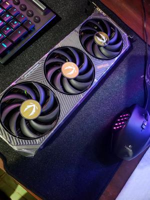 ZOTAC Solid OC GeForce RTX 5070 12GB 192-Bit GDDR7 PCI ZOTAC Solid OC GeForce RTX 5070 12GB 192-Bit GDDR7 PCI
