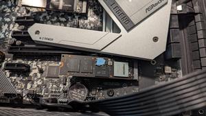 Crucial T700 GEN5 NMVE M.2 SSD 2280 4TB PCI-Express 5.0 x4 Crucial T700 GEN5 NMVE M.2 SSD 2280 4TB PCI-Express 5.0 x4