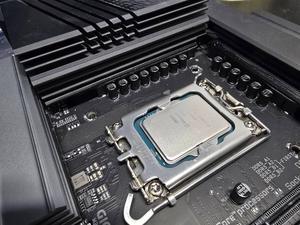 Intel Core i7-12700KF - Core i7 12th Gen Alder Lake 12-Core Intel Core i7-12700KF - Core i7 12th Gen Alder Lake 12-Core