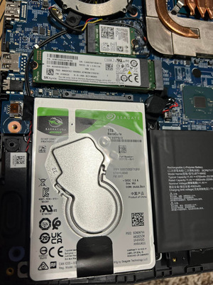 MSI - 15.6