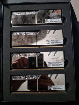 G.SKILL Trident Z Royal Series 32GB (4 x 8GB) DDR4 4000 (PC4 32000