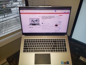 GIGABYTE AERO 17 XE5 Gaming Laptop - 17.3