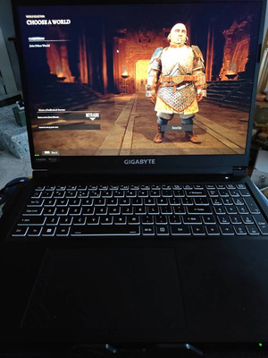 GIGABYTE G6 Series - 16