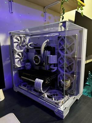 LIAN LI O11 Vision White Aluminum / Steel / Tempered Glass ATX Mid