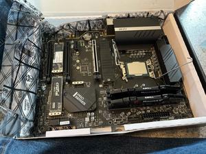 MSI MAG Z690 TOMAHAWK WIFI DDR4 LGA 1700 ATX Intel MSI MAG Z690 TOMAHAWK WIFI DDR4 LGA 1700 ATX Intel